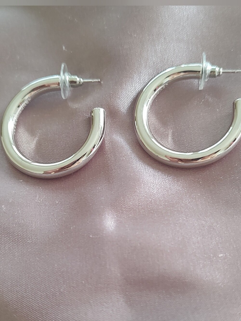 Kendra Scott Colette Hoops